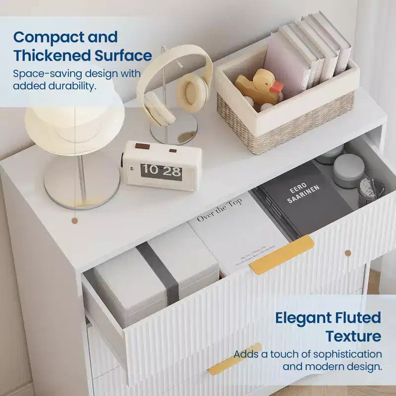 Comò scanalato per camera da letto con 4 cassetti, cassettiera moderna alta 98 cm con maniglie in metallo dorato, comò ampio per corridoio, armadio