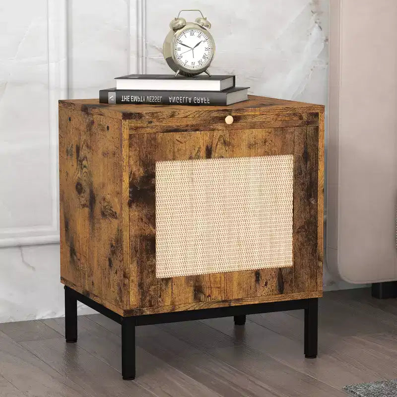 Comodino in Legno con Anta in Rattan, Struttura Robusta, Design Elegante, per Camera da Leto, Soggiorno