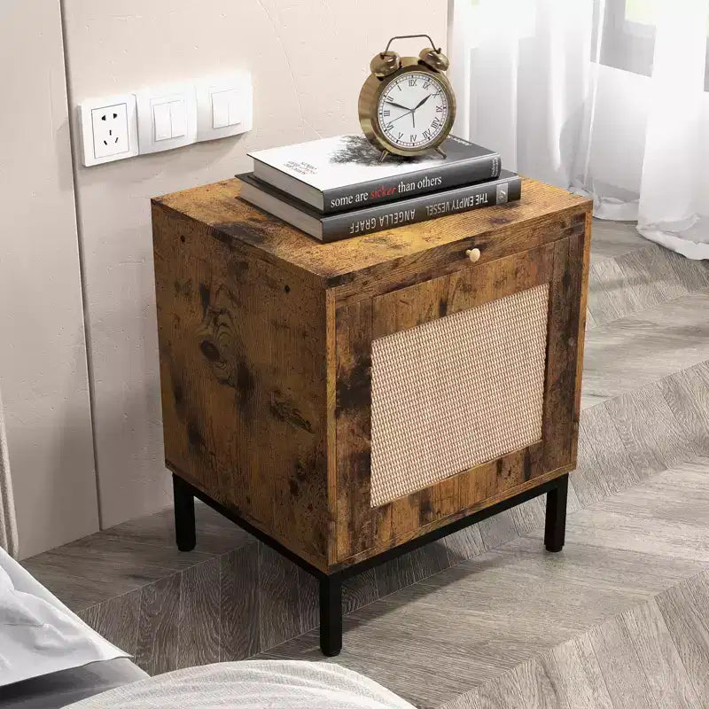 Comodino in Legno con Anta in Rattan, Struttura Robusta, Design Elegante, per Camera da Leto, Soggiorno