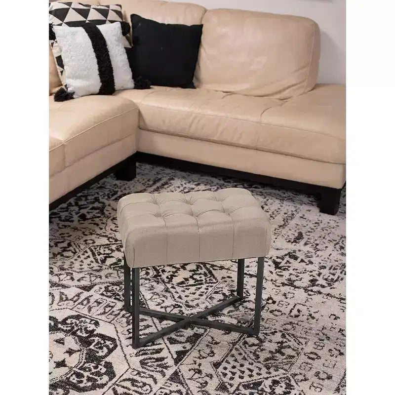 Poggiapiedi/sgabello pouf rettangolare trapuntato beige con gambe nere